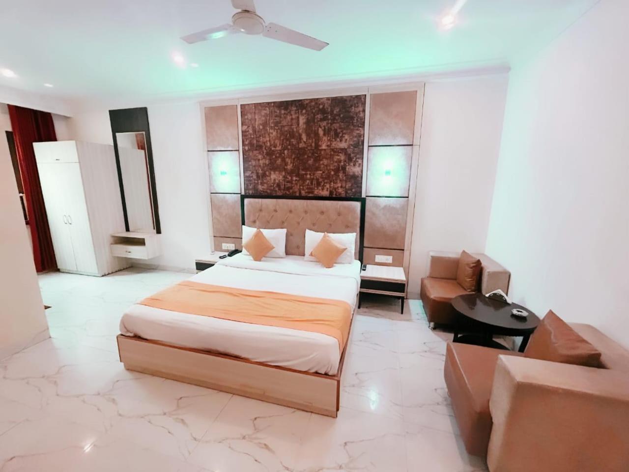 The Almora By Rs Global Near By Delhi International Airport With - Free Airport Drop * New Delhi