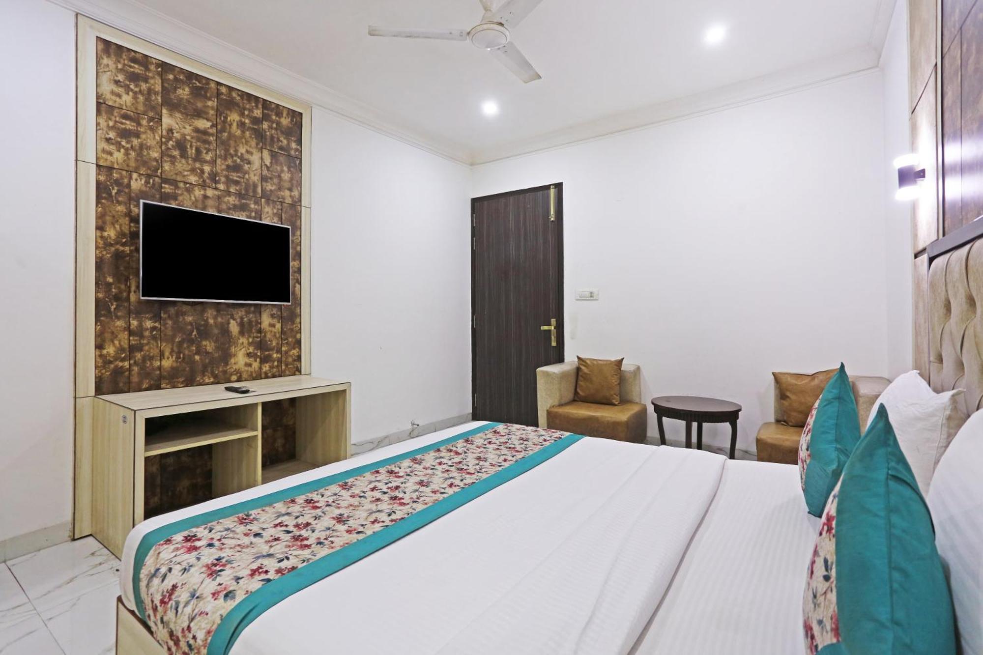 The Almora By Rs Global Near By Delhi International Airport With - Free Airport Drop * New Delhi