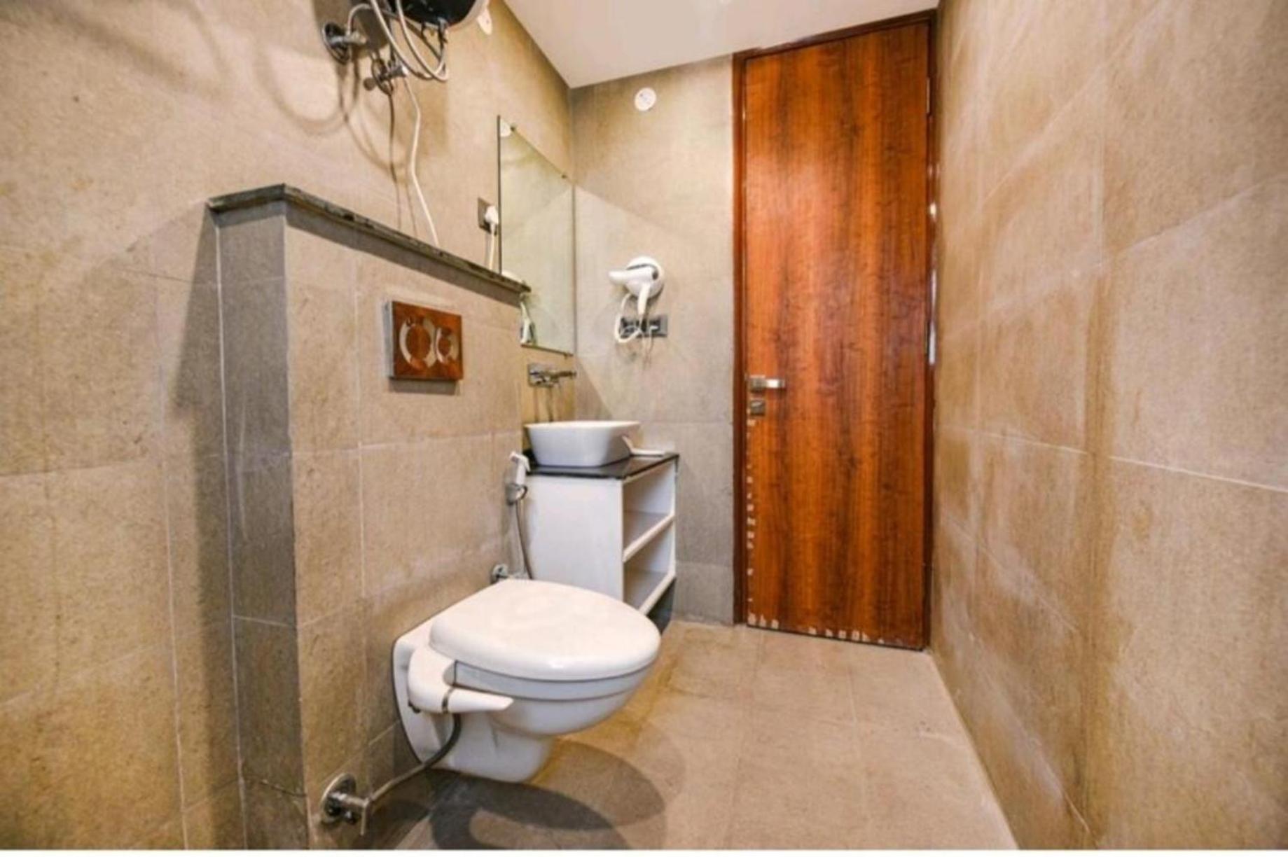 The Almora By Rs Global Near By Delhi International Airport With - Free Airport Drop New Delhi